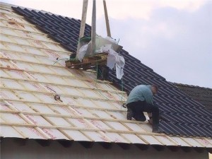 Как покрыть крышу ондулином правильно?