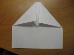 Как сделать из бумаги самолетик?