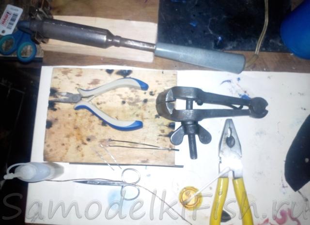 Материалы и инструменты для изготовления мормышки Опарыш своими руками