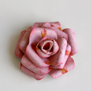 Декор скрапбукинг: прелестная рамка для фото с бумажными розами