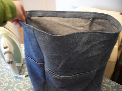 Как делать корзины из старых джинсов