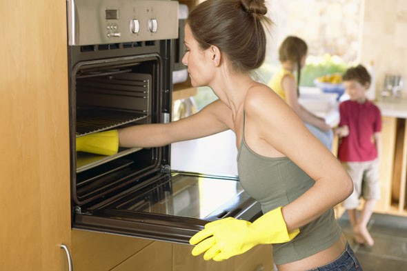 Как очистить духовку от жира без химии: полезные советы
