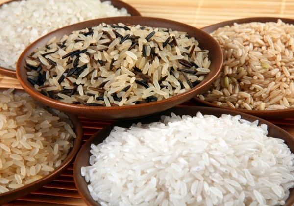 Как сварить рассыпчатый рис на гарнир, в салат: советы и секреты