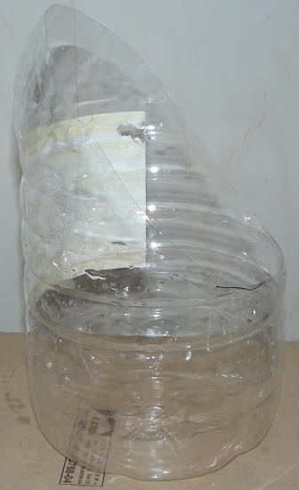 Карман из пластиковой бутылки для ванной