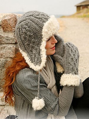 Тёплая зимняя шапка спицами